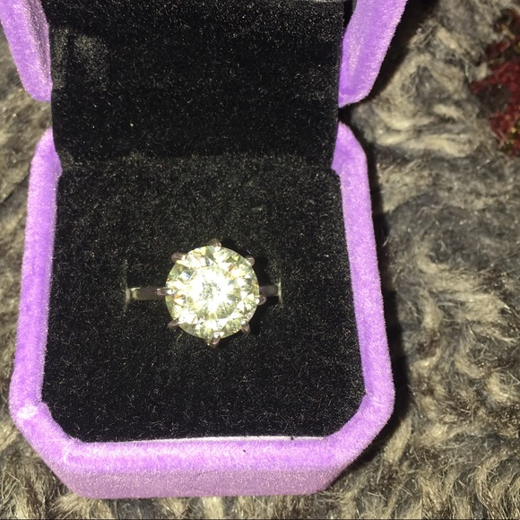 🎈SOLD🎈 7ct Moissanite SSEngagement Ring - Picture 6 of 13